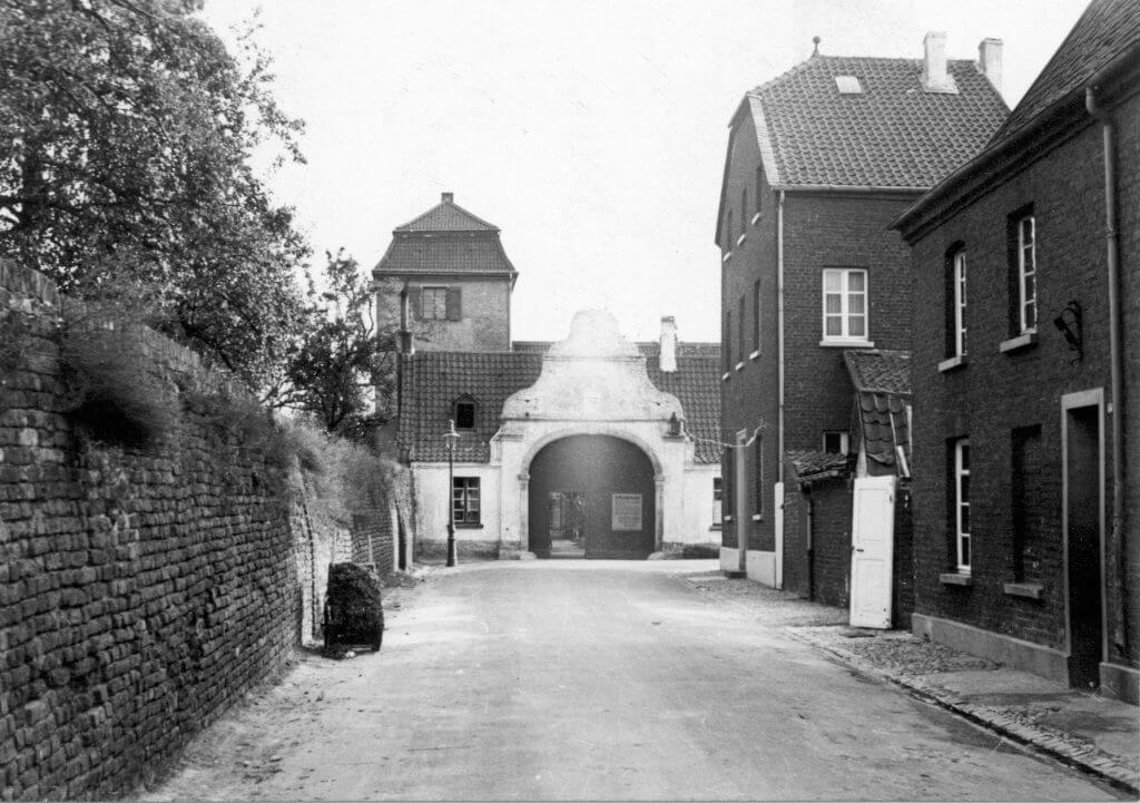 Issumer Turm im Jahre 1939 (Quelle: Der Oberbürgermeister, Stadtarchiv Krefeld)